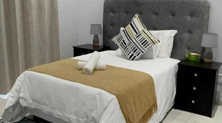 Royal On Olifant Drive