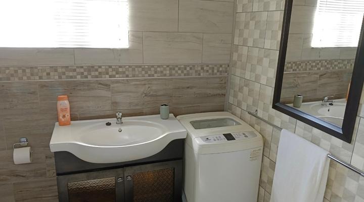 Emtonjeni Guest House