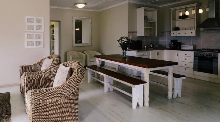 Sea Whisper Self-Catering