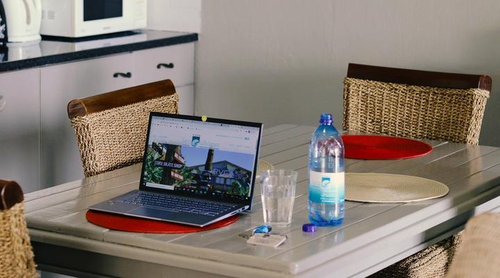 Sea Whisper Self-Catering