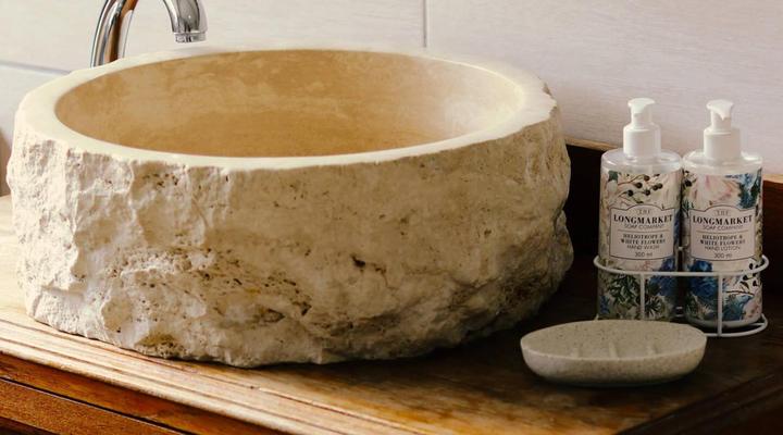 Sea Whisper Self-Catering