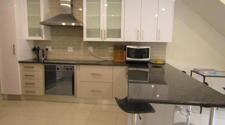 Sunninghill Luxury Spacious Executive Penthouse