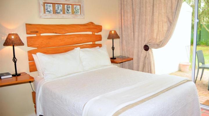 Zoutpan Struishuis Guest Farm