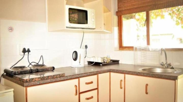 Zoutpan Struishuis Guest Farm