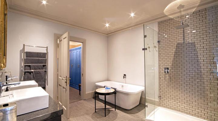 La Fontaine Guest House