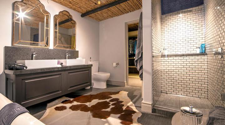 La Fontaine Guest House