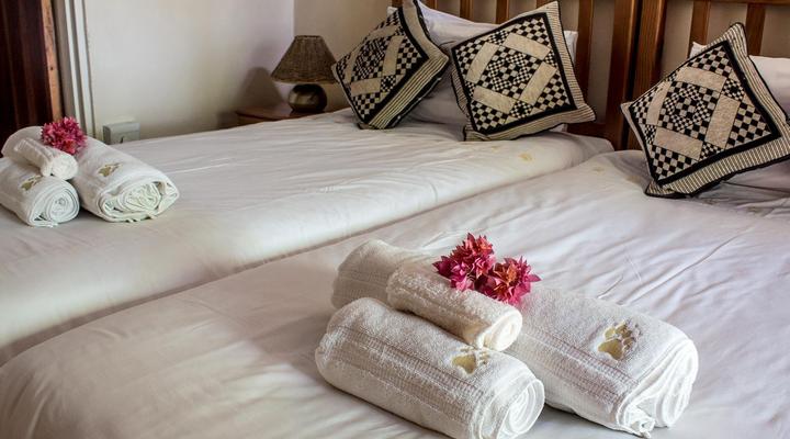 Sunset Lodge & Safaris