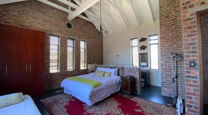 Bella Capensis & Stoepsit - Yzerfontein