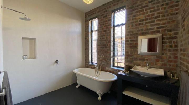 Bella Capensis & Stoepsit - Yzerfontein