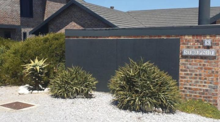 Bella Capensis & Stoepsit - Yzerfontein