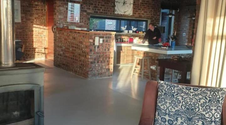 Bella Capensis & Stoepsit - Yzerfontein