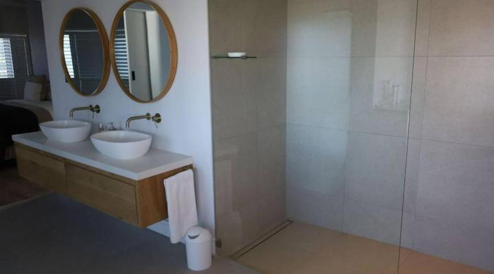 Paradise Beach Manor