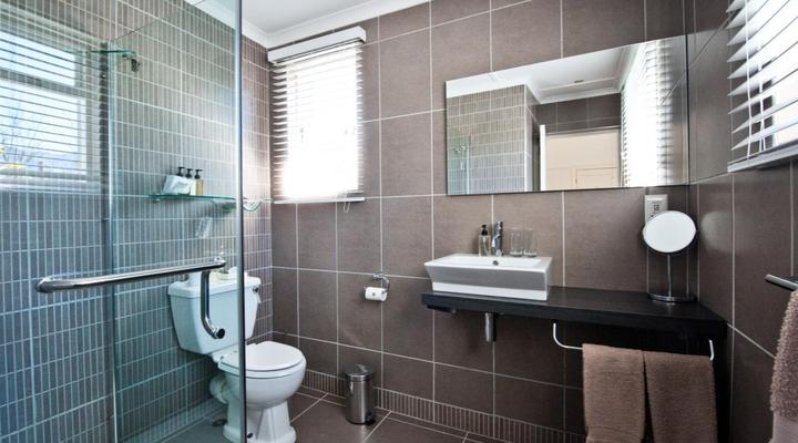 Ballinderry, The Robertson Guest House