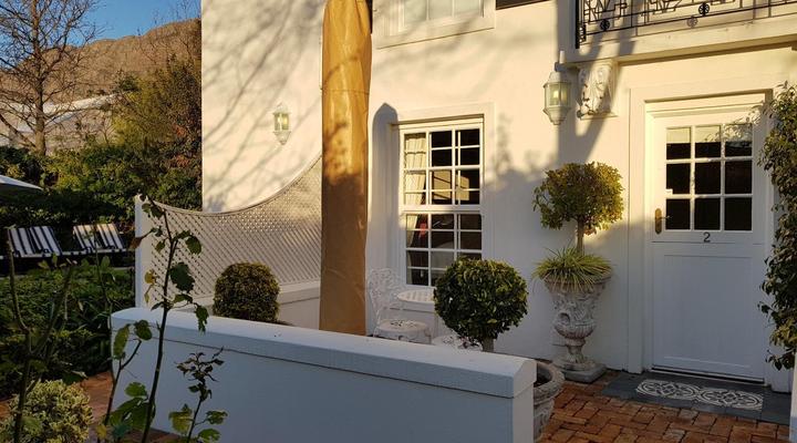 Maison Chablis Guest House