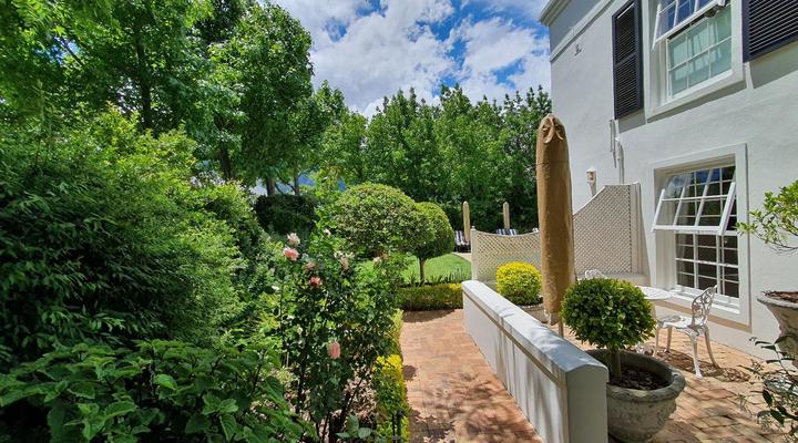 Maison Chablis Guest House