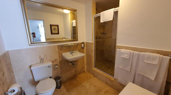 Maison Chablis Guest House