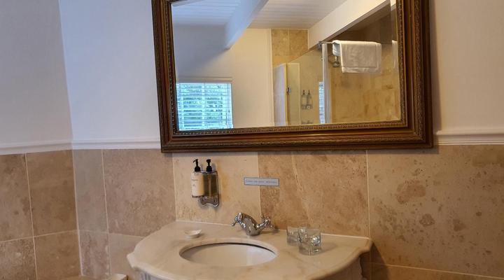 Maison Chablis Guest House