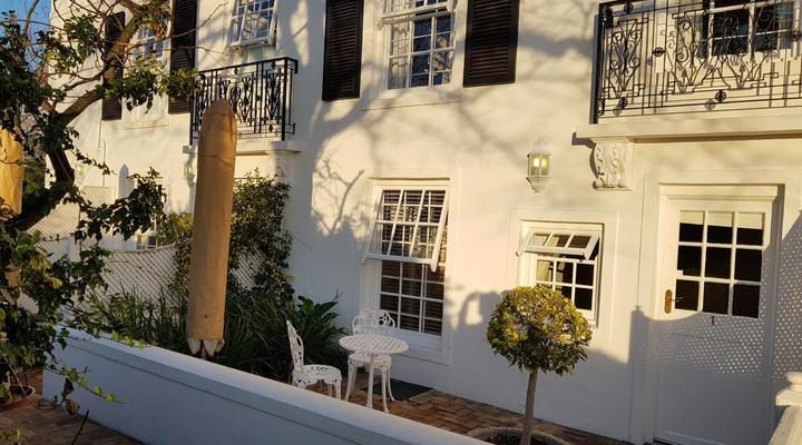 Maison Chablis Guest House