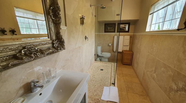 Maison Chablis Guest House