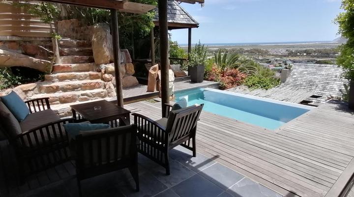 African Violet Guest Suites