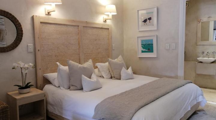 African Violet Guest Suites