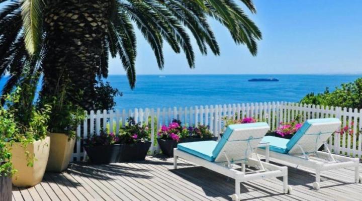 The Clarendon Bantry Bay