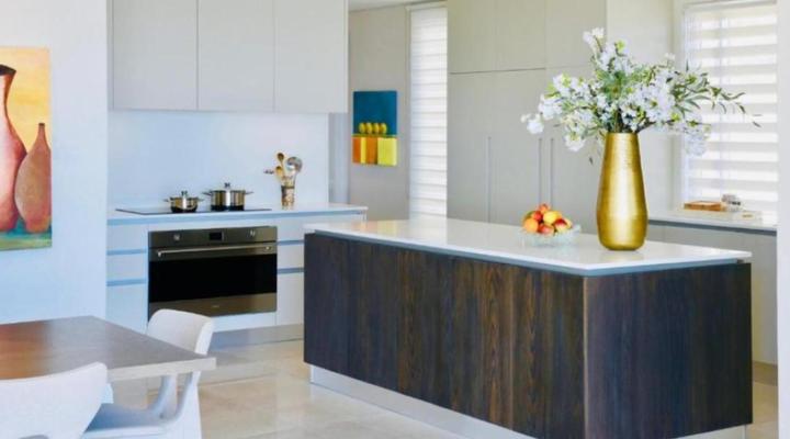 The Clarendon Bantry Bay