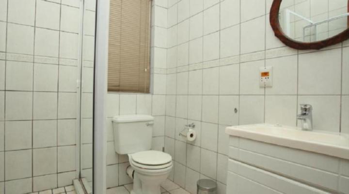 12 on Hillel Guest Manor