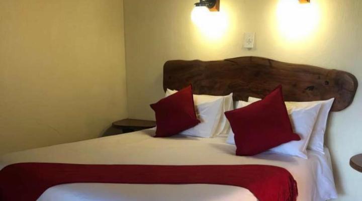 The Red Oak Guesthouse