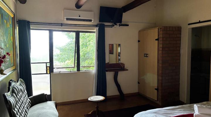 The Red Oak Guesthouse