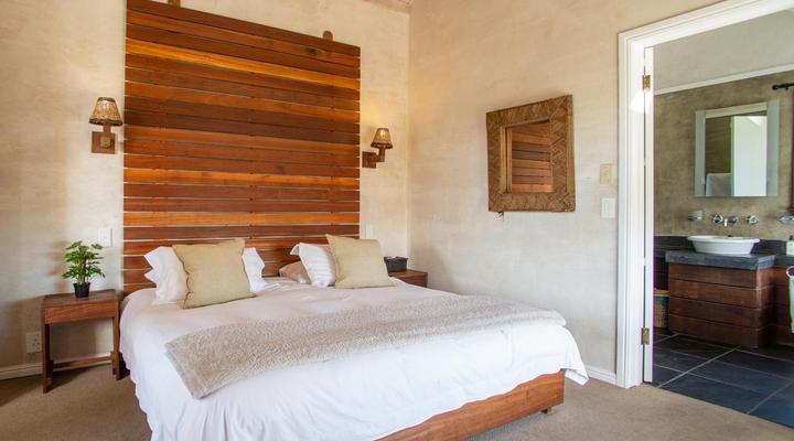 African Violet Guest Suites