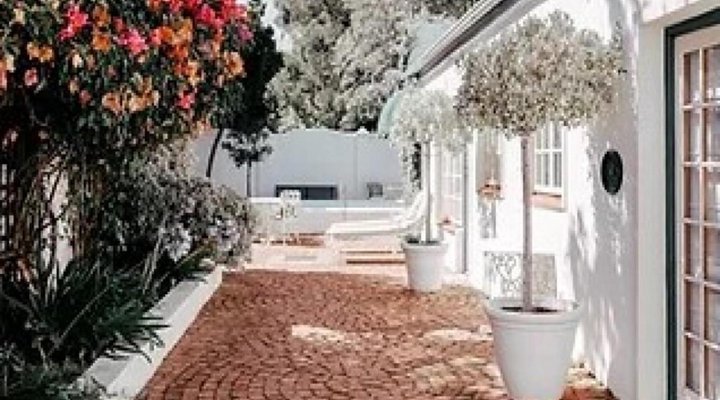 Le Ballon Rouge Guest House