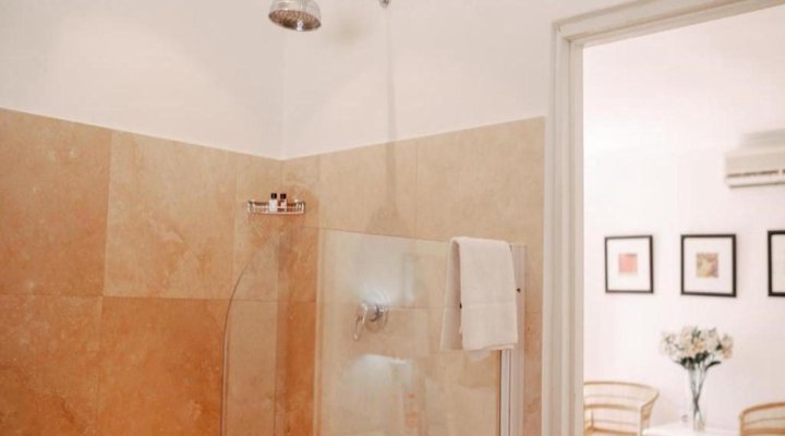 Le Ballon Rouge Guest House
