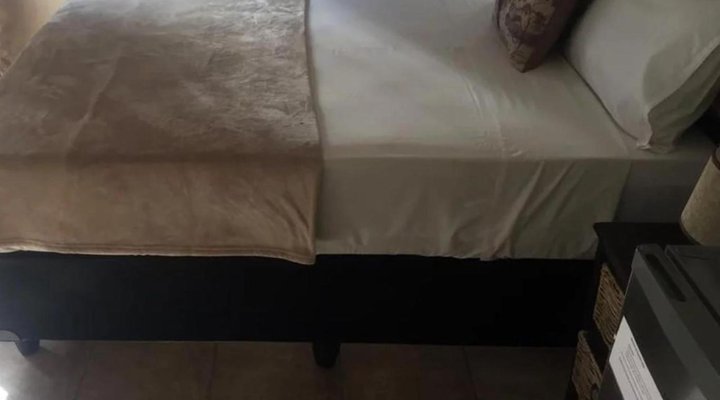 Elephant Lodge Guest House