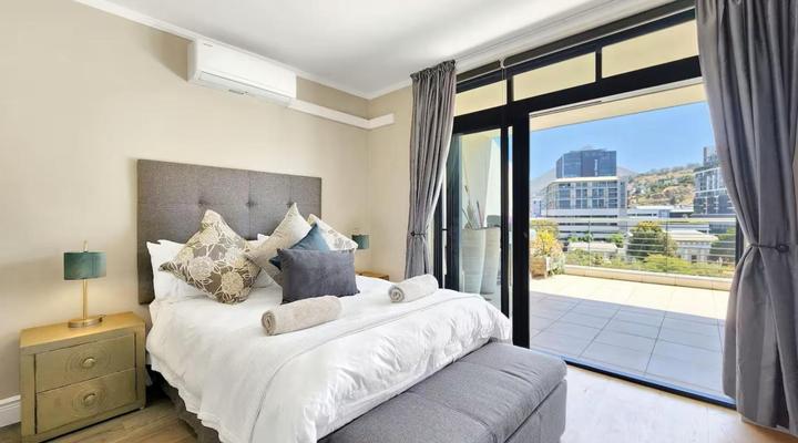 907 Quayside Apartment