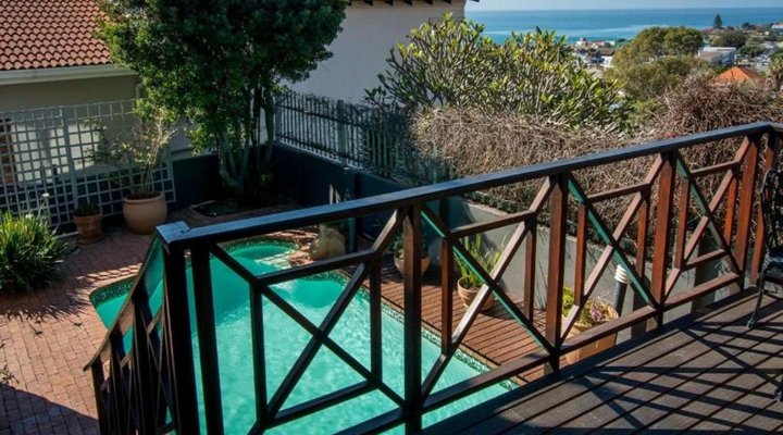 Edward Charles Manor