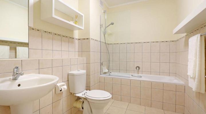 Capri 101 by HostAgents