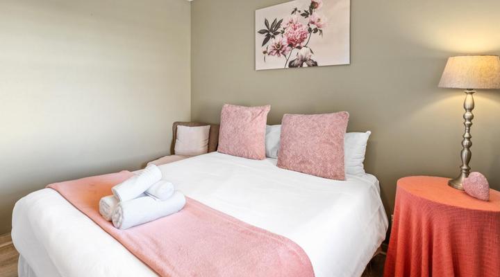 The Waves 1002 by HostAgents