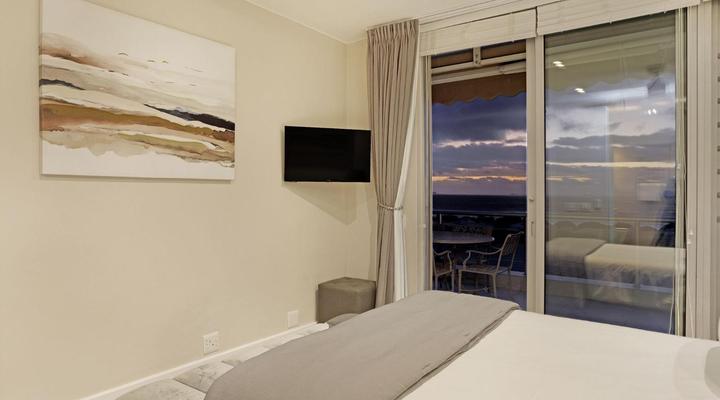 Dolphin Beach H106 by HostAgents