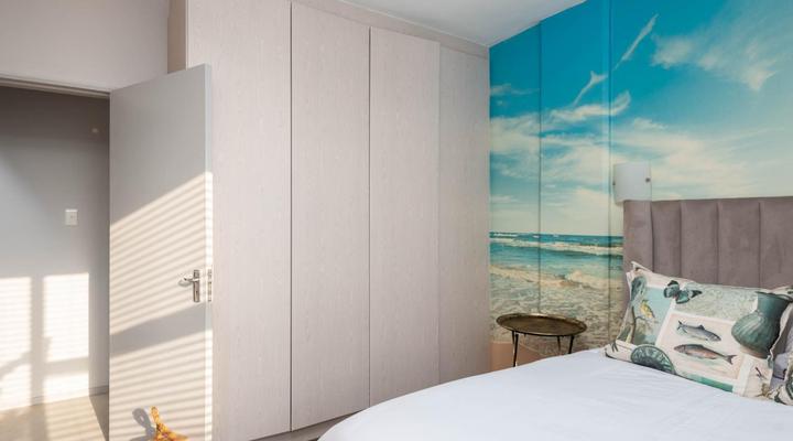 The Bond Square by HostAgents