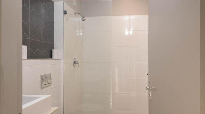 The Bond Square by HostAgents