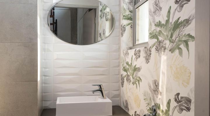 The Bond Square by HostAgents