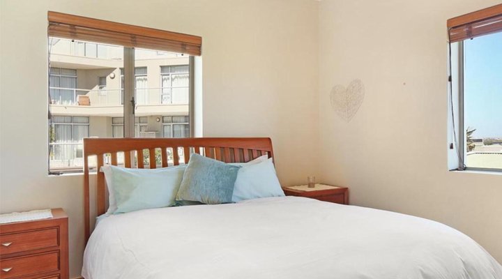 Dolphin Beach E5