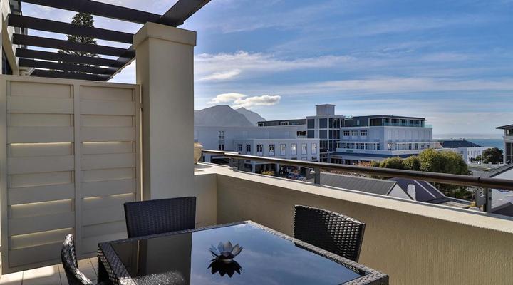 Whale Coast All-Suite-Hotel