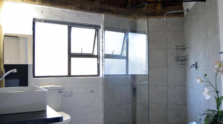 Thulani Game Lodge & Eco Estate