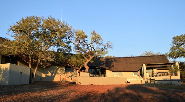 Thulani Game Lodge & Eco Estate