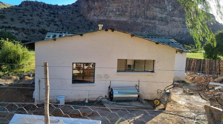 Aasvogelkrans Farm Cottages & Camping