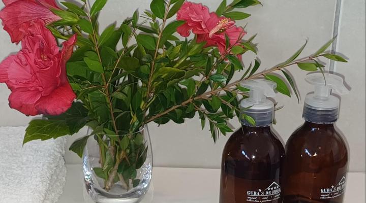 GuBas De Hoek meet eat sleep