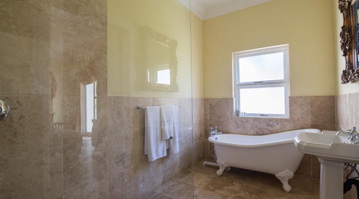 Cricklewood Manor Boutique Hotel