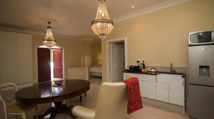 Cricklewood Manor Boutique Hotel